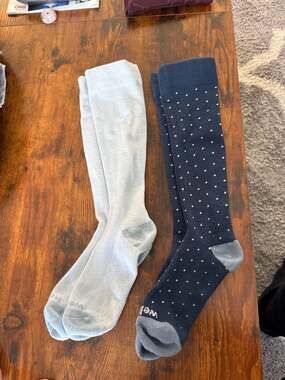 Wellow Set of 2 Bamboo Compression Socks - Denim Polka Dot & Sky Blue